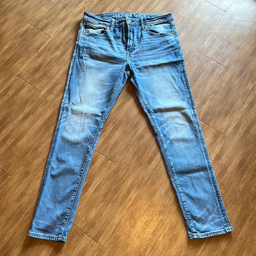 Men’s American Eagle athletic skinny jeans